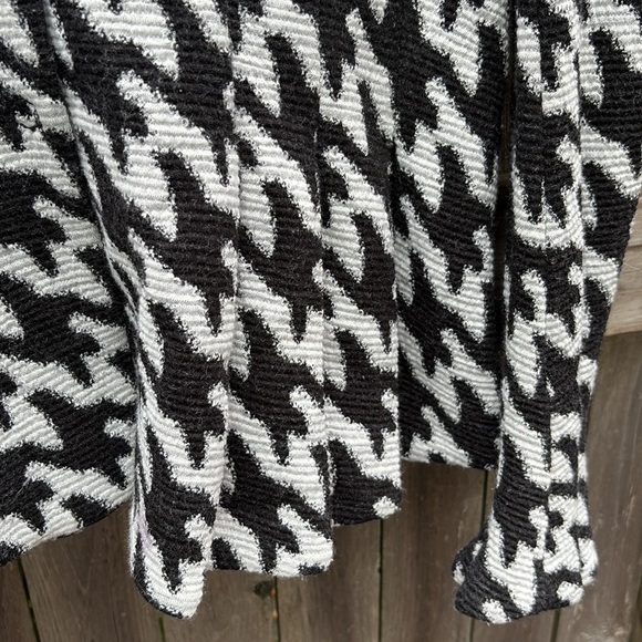 Armani Collezioni size 10 wool blend cardigan (blazer)! - Picture 8 of 8